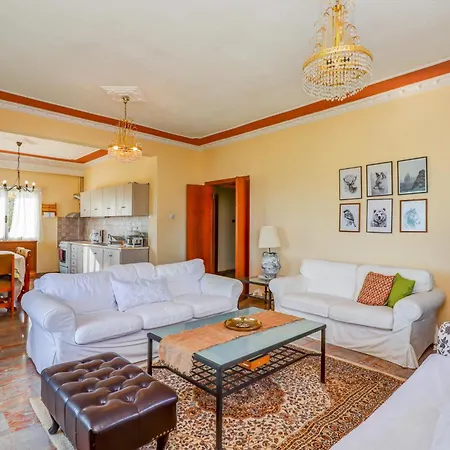 Country 20 Min From Trikala Apartment