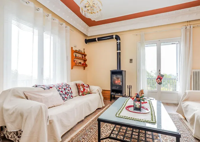 Country 20 Min From Trikala